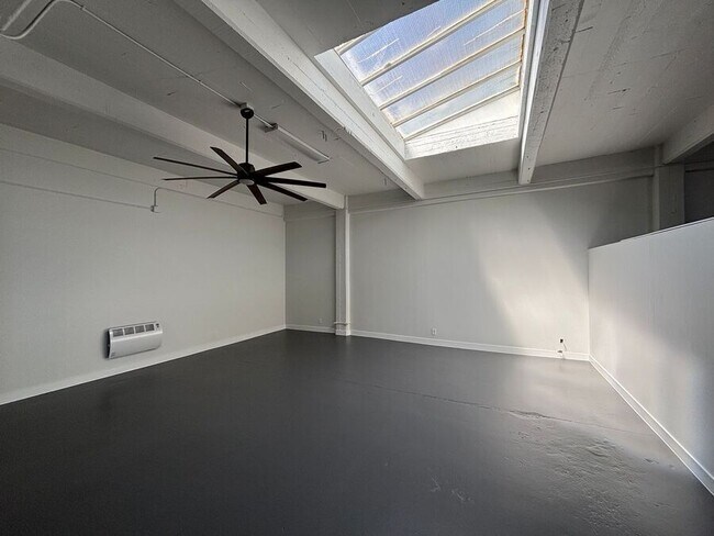 Building Photo - 1341 58th Ave