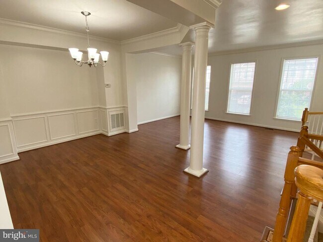 Building Photo - 5633 Sheals Ln