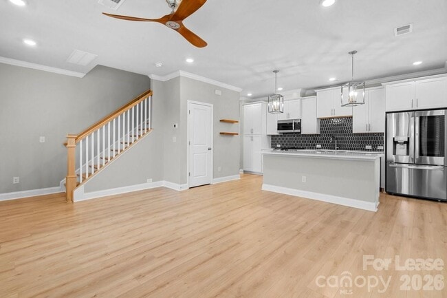 Building Photo - 1515 Hidden Falls Rd