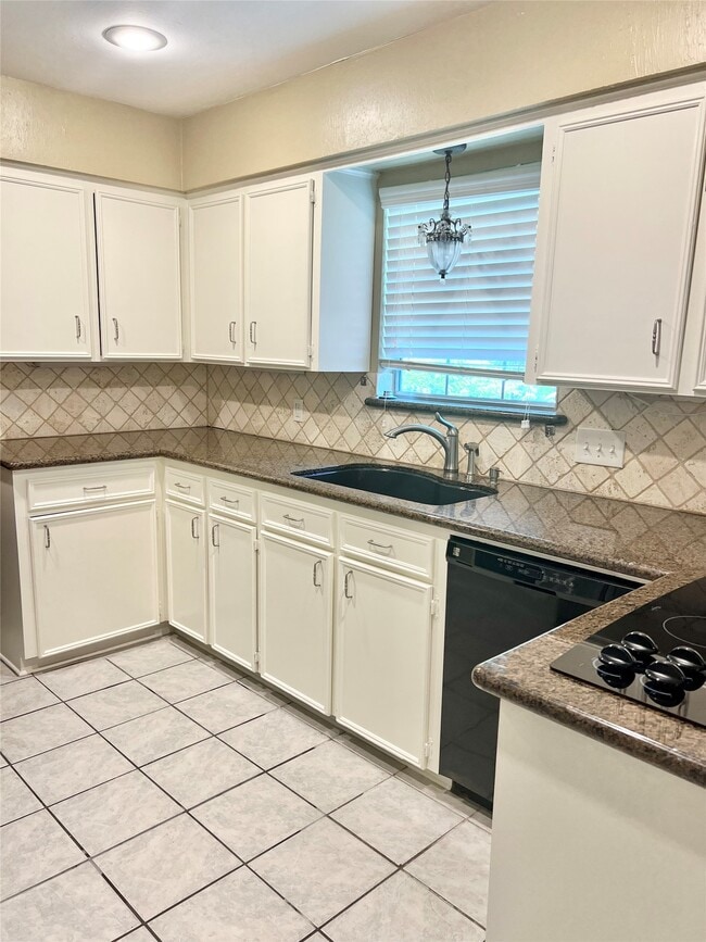 Building Photo - 10719 Creektree Dr