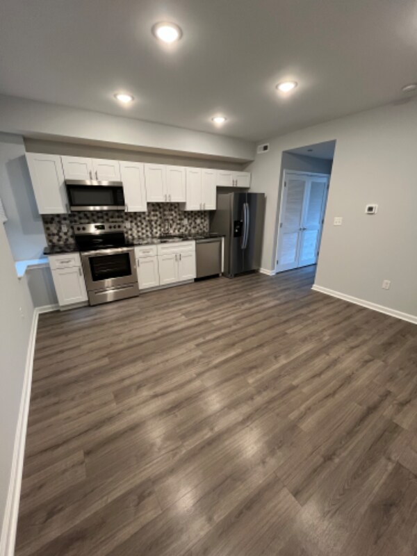 Building Photo - 4107 W Girard Ave
