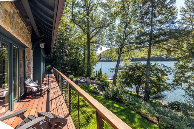 Building Photo - 21 Echo Dr