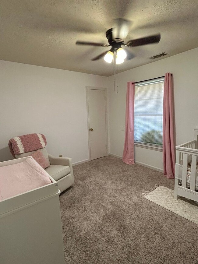 Building Photo - 109 Live Oak Cir