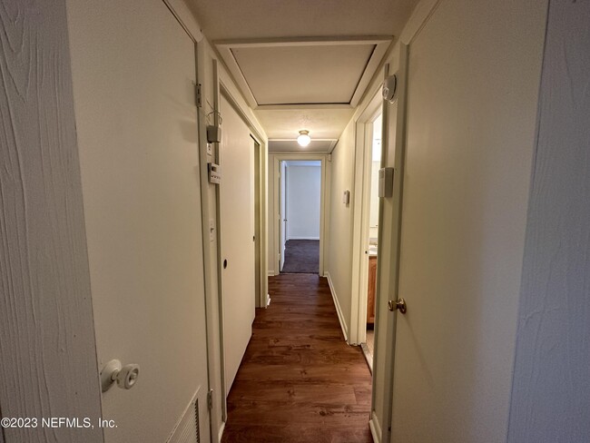 Building Photo - 2131 Goltare Dr