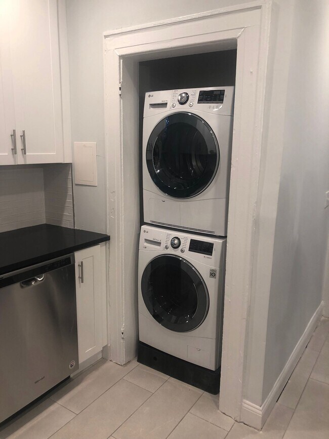 Building Photo - 47 Union Street