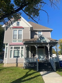 Building Photo - Painted Lady Corner