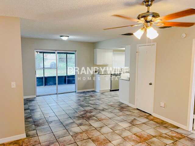 Building Photo - 805 Sprucewood Ln
