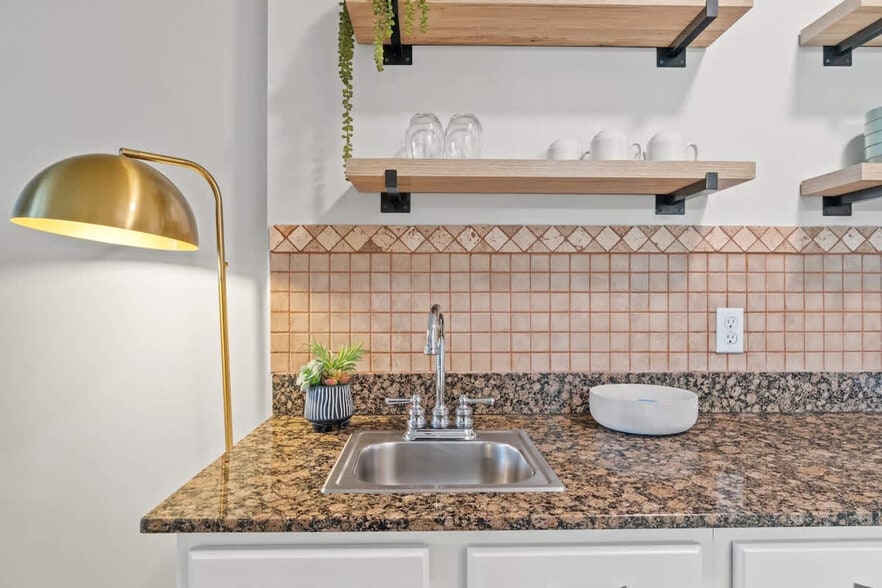 Building Photo - 10343 E County Hwy 30A