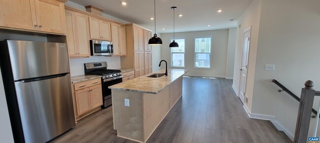 Building Photo - 2245 Fowler Cir
