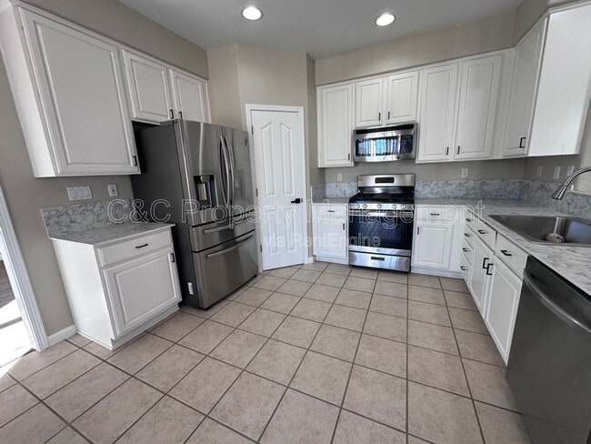 Building Photo - 200 Eastbrook Way