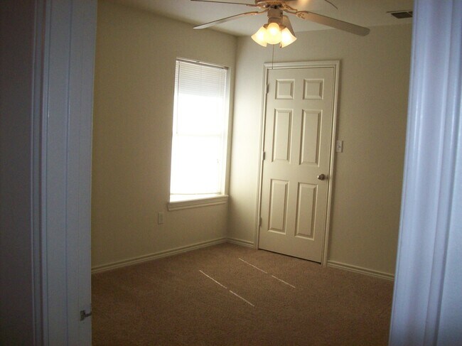 Building Photo - 803 N Bangor Ave