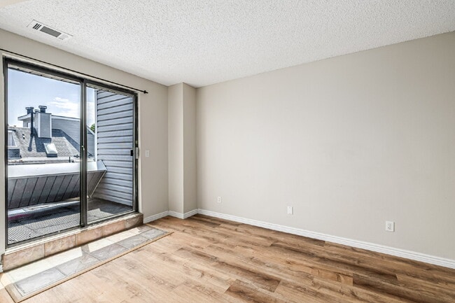 Building Photo - "Cozy 1-Bedroom Condo Retreat in Prime Thornton Location – Perfect for Modern Living!"
