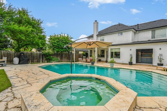 Building Photo - 803 Crocus Dr