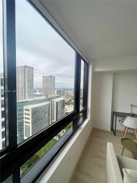 Building Photo - 225 N Miami Ave