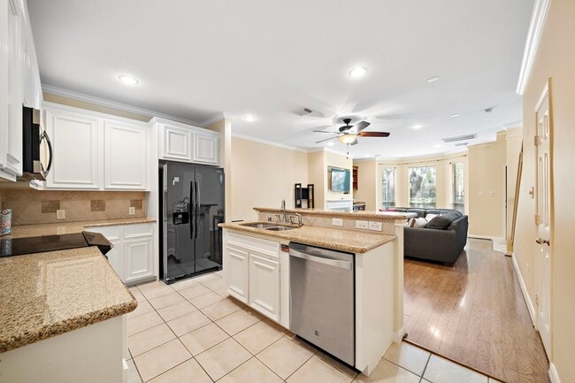 Building Photo - 90 McGowen St