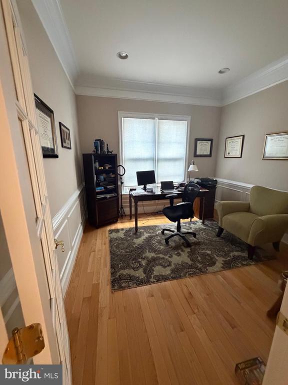 Building Photo - 8402 Tysons Trace Ct