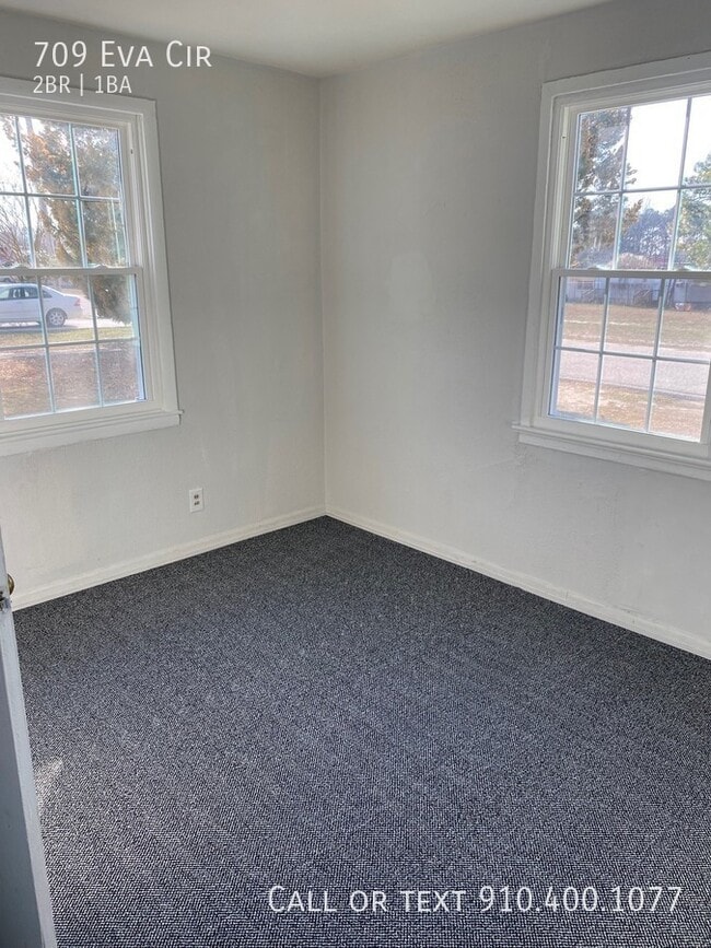 Building Photo - 709 Eva Cir