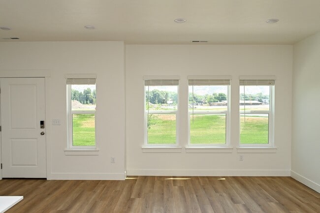Building Photo - 3014 S 265 W