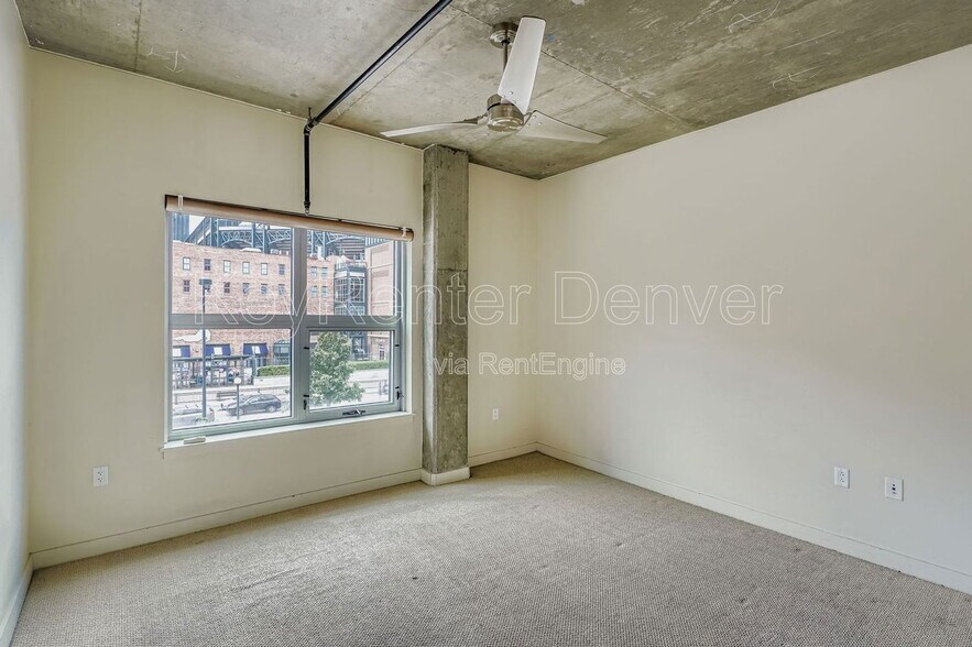 Building Photo - 2229 Blake St