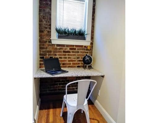Building Photo - 868 Beacon St