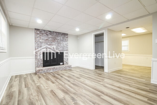 Building Photo - 127 Ashdown Dr