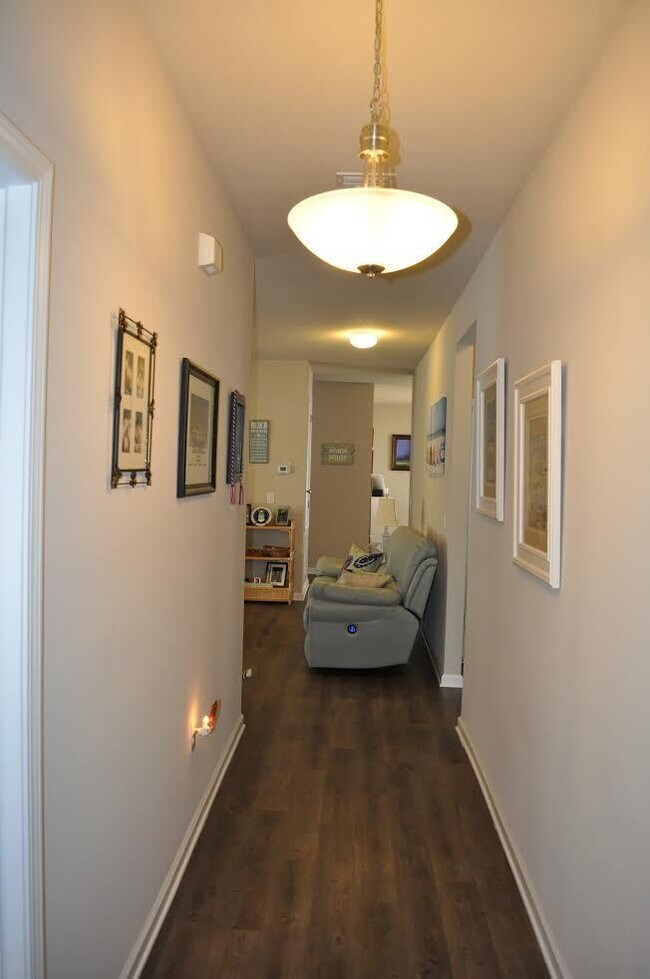 Building Photo - 3 Bedroom 2 Bath in Schooner Landing