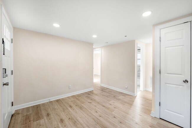 Building Photo - 2625 Booker Ave