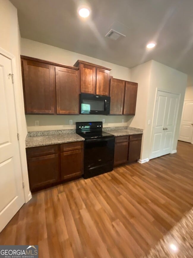 Building Photo - 347 Augusta Woods Dr