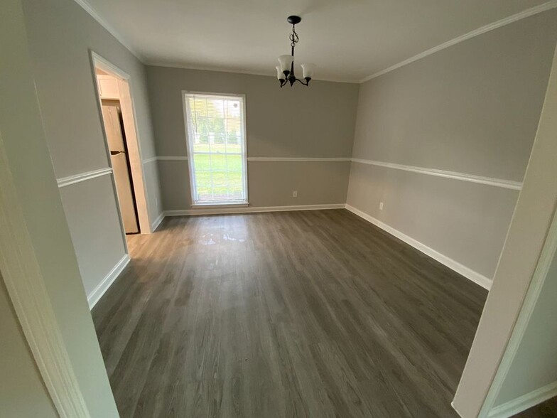 3 BR 2 Bath Premium - Cloverdale Estates