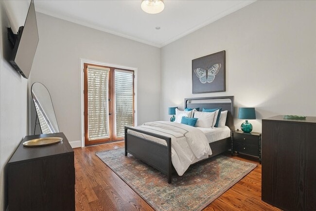 Building Photo - 6807 Lupton Dr