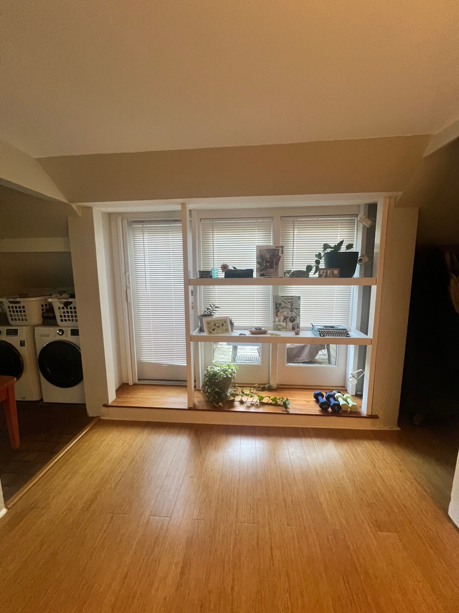 Building Photo - 56 Oliver St