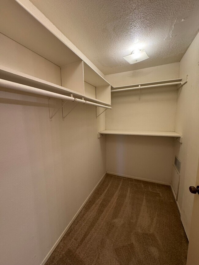 Building Photo - 5005 Georgi Ln