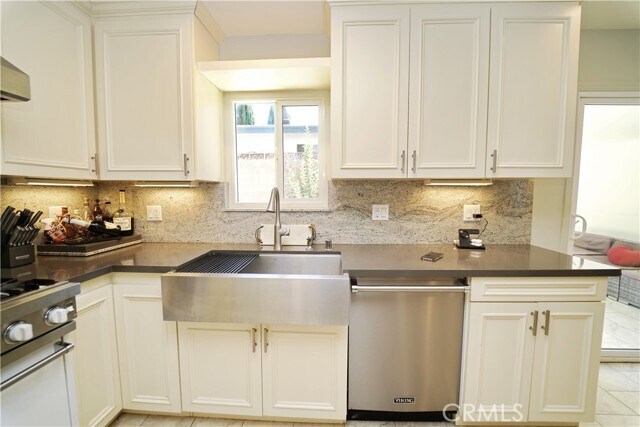 Building Photo - 4700 Topanga Canyon Blvd