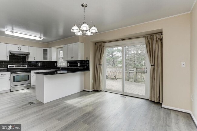 Building Photo - 10107 Galsworthy Pl