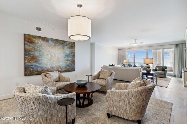 Building Photo - 426 Beachside Pl