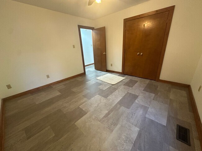 Building Photo - 5652 Thea Ln