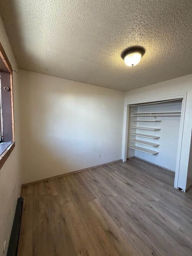 Building Photo - 2437 Garden Ave