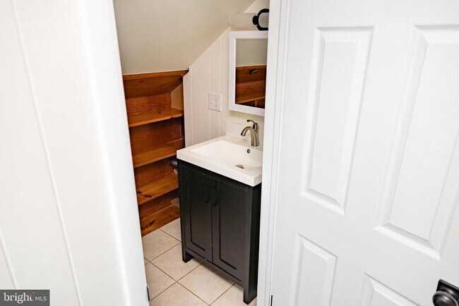 Building Photo - 130 7th Ave