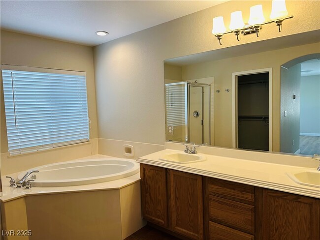 Building Photo - 7441 Poppy Hills Ct