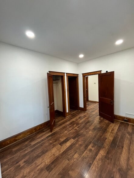 Building Photo - 44 Cedar Ave