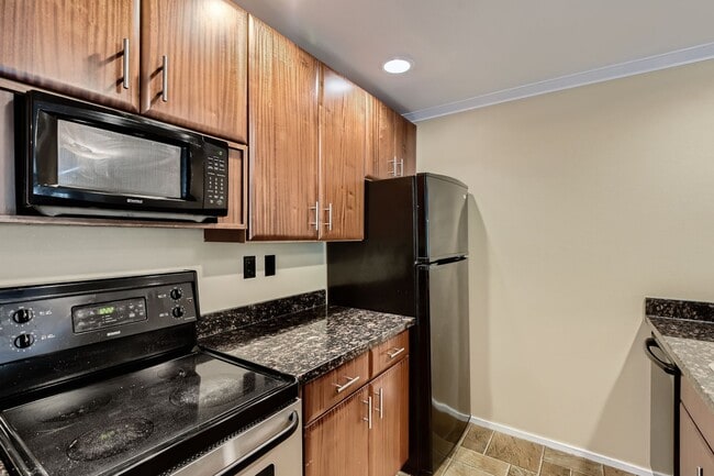 Building Photo - 17 Etruria