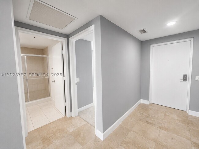 Building Photo - 14951 Royal Oaks Ln