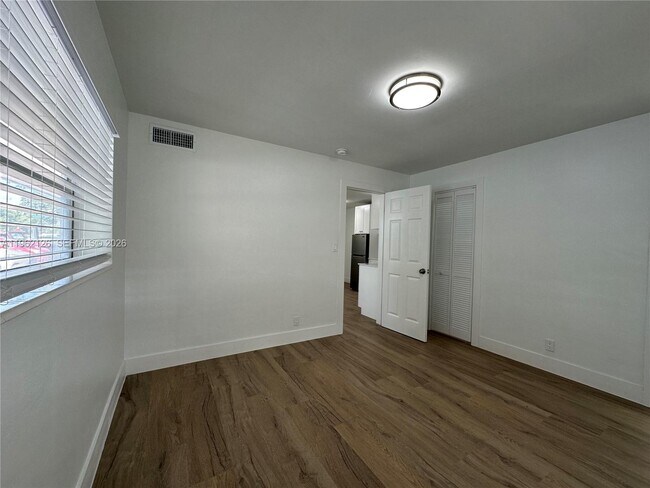 Building Photo - 4236 Sea Grape Dr