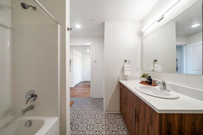 Building Photo - Spring Into Savings: $500 Rent Credit & $5...