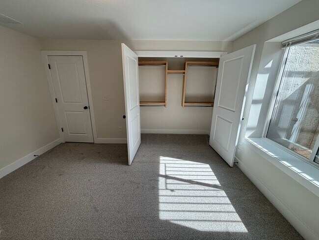 Building Photo - 5249/51 Chase