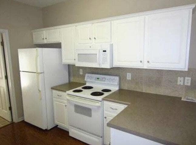 Building Photo - 1220 Misty Isle Dr