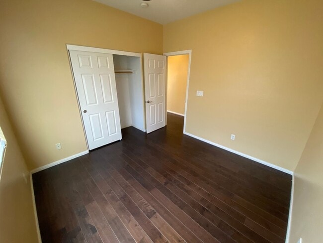 Building Photo - Beautiful 3 bed/2 bath home located in the...