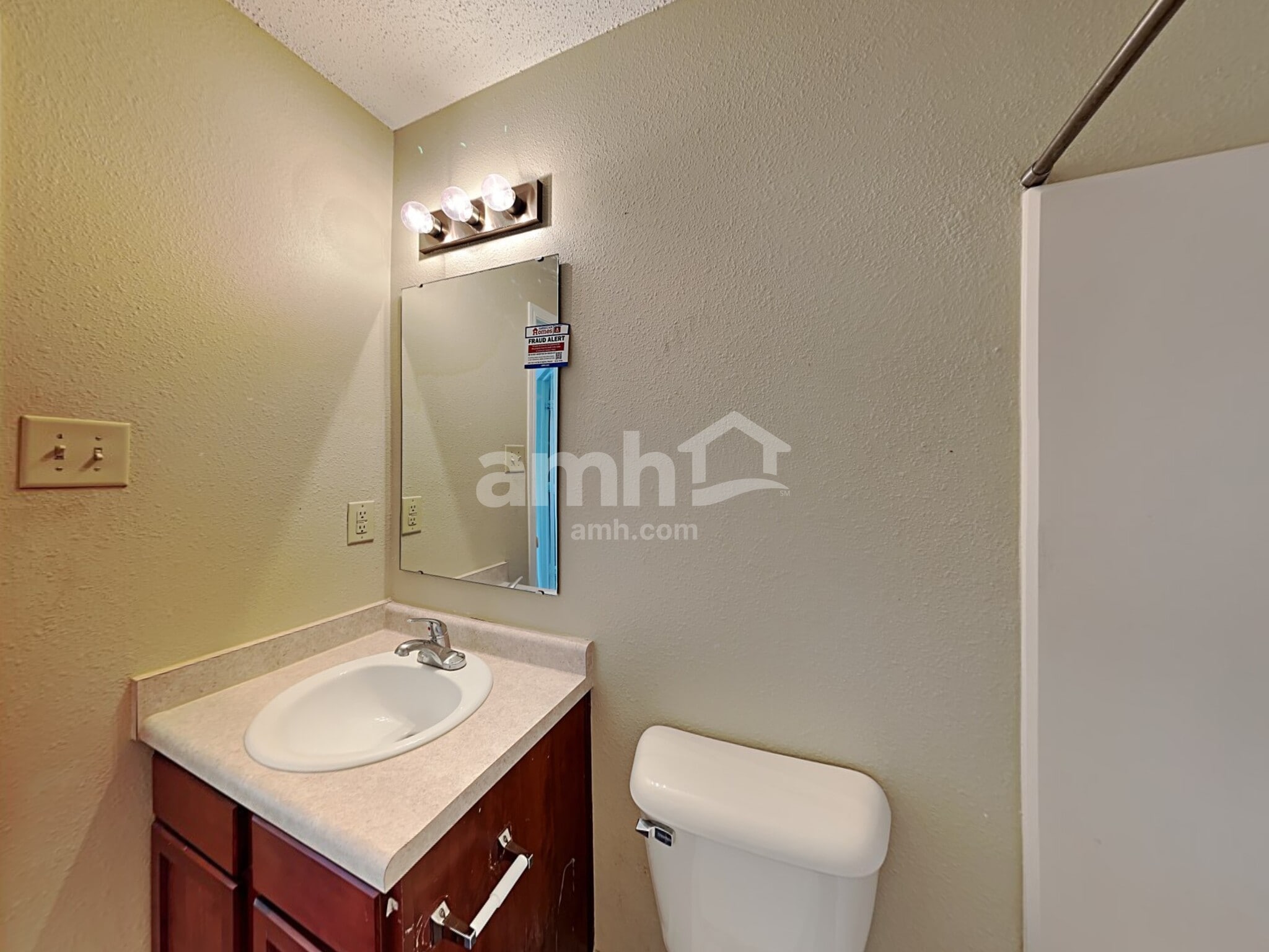 Building Photo - 6797 W Raleigh Dr