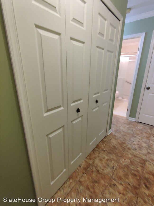 Building Photo - 2 br, 1 bath House - 12 Ashlea Village