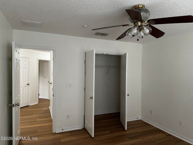 Building Photo - 1305 Hawks Crest Dr